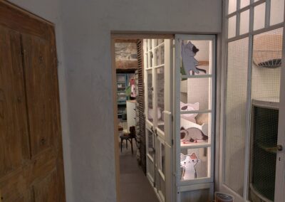 Loge du concierge, box individuel d'accueil pension pour chats, vue sur la pension